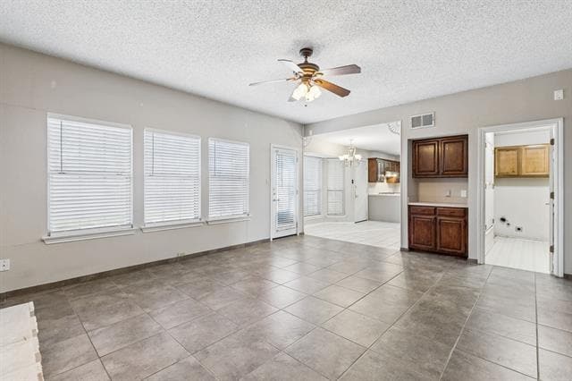 Building Photo - 2 Rivercrest Ct