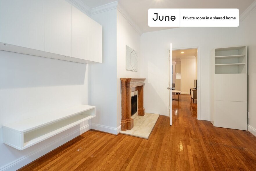 Building Photo - Room in Shared 3 bed/1 bath home