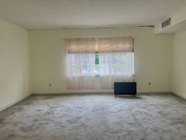 Building Photo - 282 Place Ln