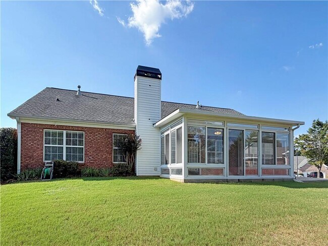 Building Photo - 3385 Stoneleigh Run Dr NE