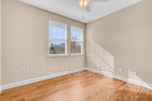 Building Photo - 718 El Paseo Cir