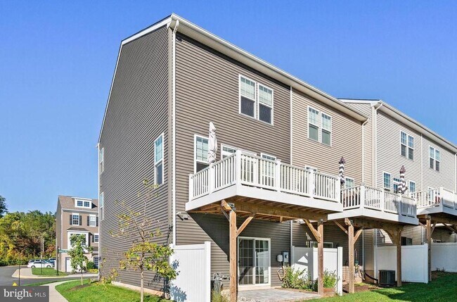 Building Photo - 15343 Linville Creek Dr