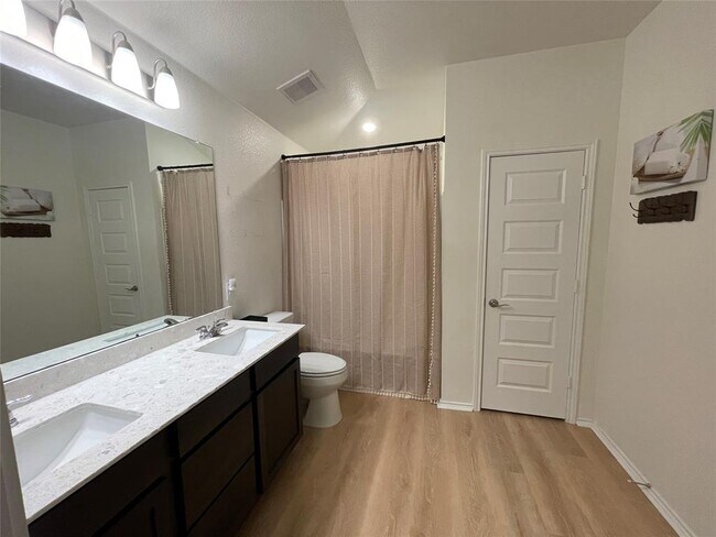 Building Photo - 256 Benmyrtle Trl