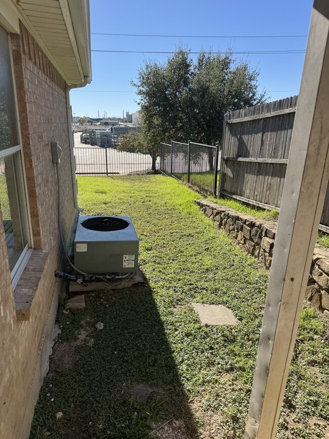 Building Photo - 7802 Downe Dr