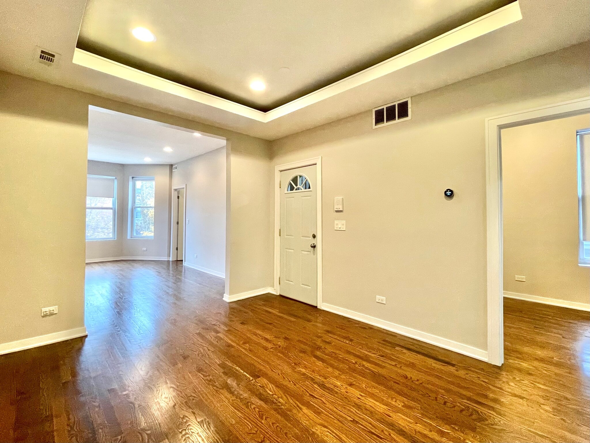 Building Photo - 3342 W Beach Ave