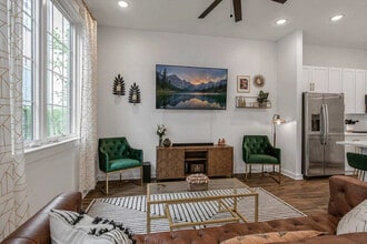 Building Photo - 738 Douglas Ave