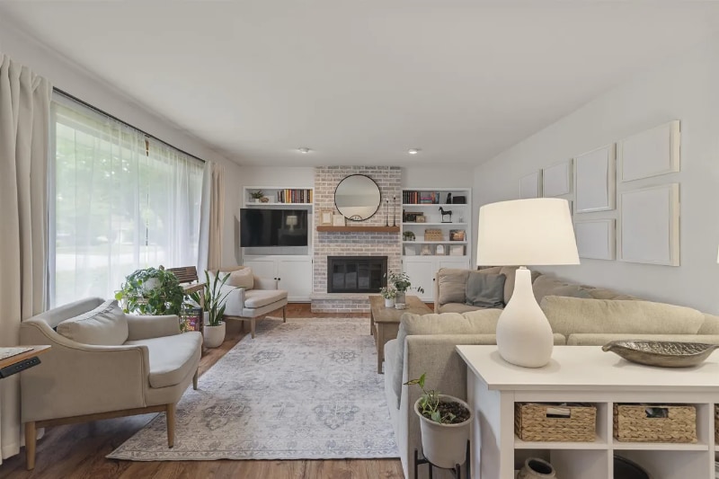 Building Photo - 810 Suffolk Dr