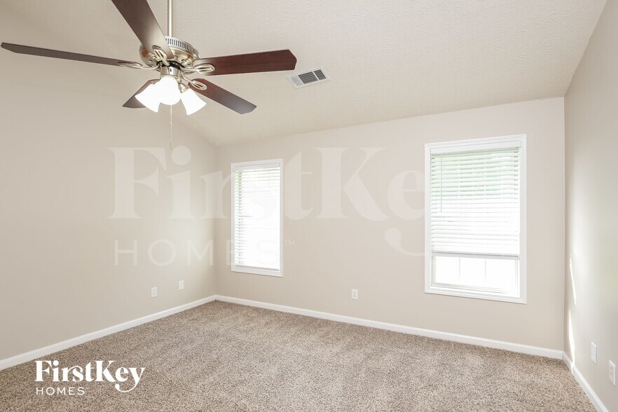 Building Photo - 1500 Summer Lake Terrace SW
