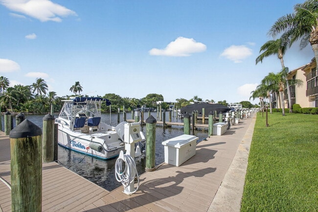 Building Photo - 270 Captains Walk