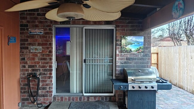 Building Photo - 1521 E Robinson St