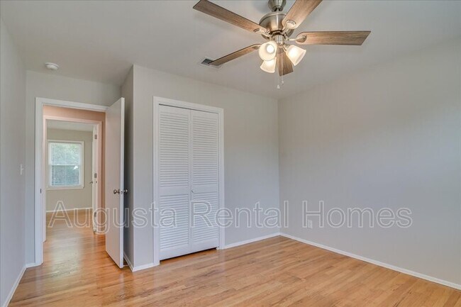 Building Photo - 3210 Trailwood Ct