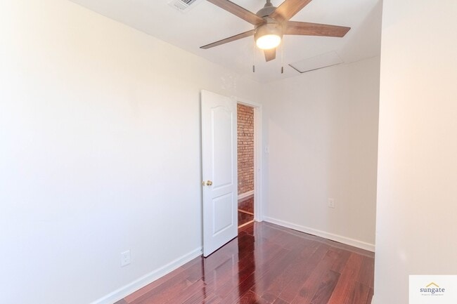 Building Photo - 2608 E Fayette St