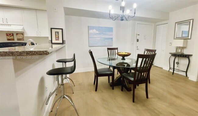 Building Photo - 19801 E Country Club Dr