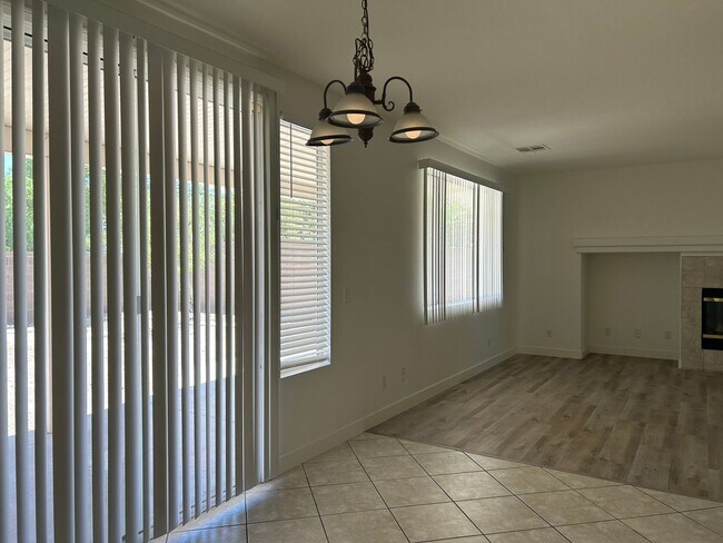 Building Photo - 10019 Capistrello Ave