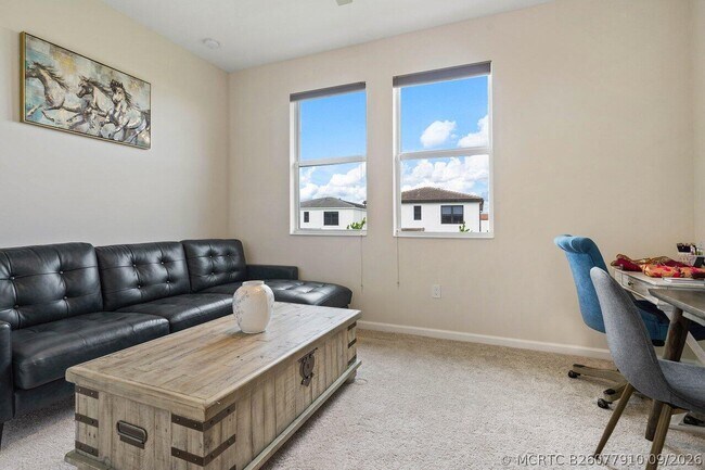 Building Photo - 16310 Oakview Dr