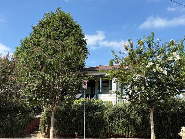 Building Photo - 629 Belmont Ave
