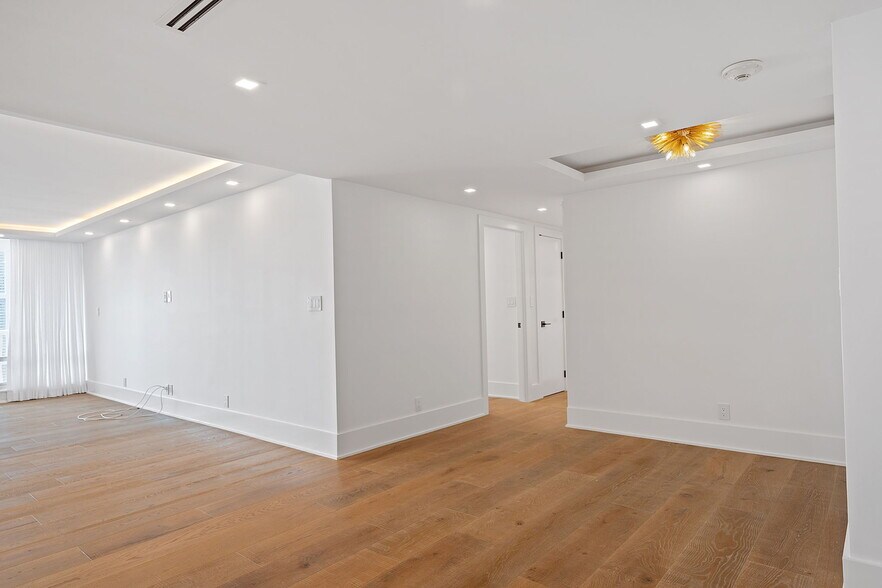 Building Photo - 4020 Galt Ocean Dr