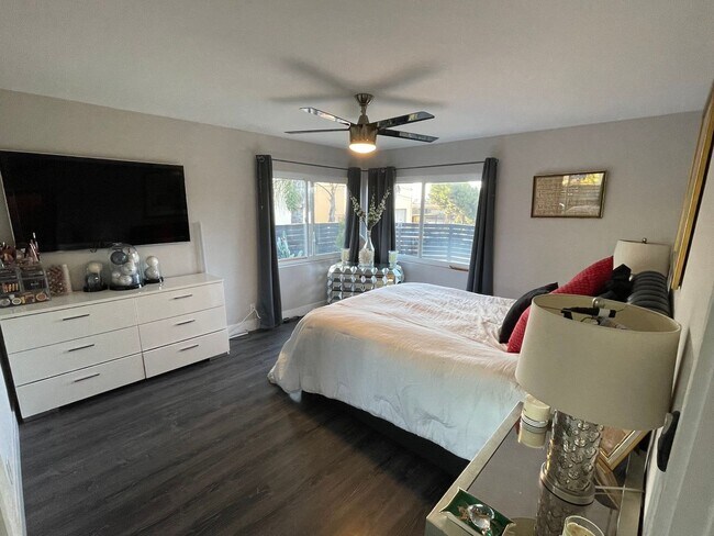 Building Photo - Newly Remodeled Home with HUGE Fenced Yard