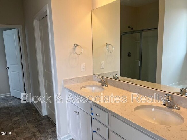 Building Photo - 262 Streamliner Blvd