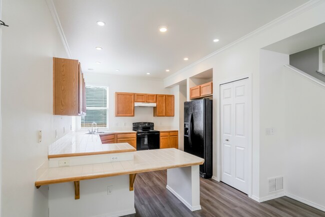 Building Photo - 8302 Cooper River Dr