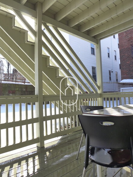 Building Photo - 203 Hillside St