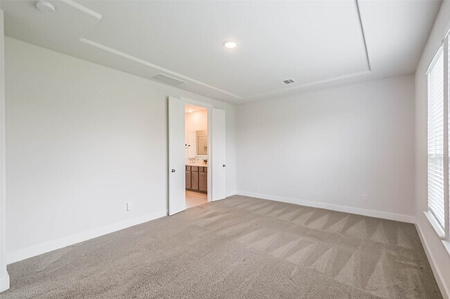 Building Photo - 340 Cavil Barrier Ln