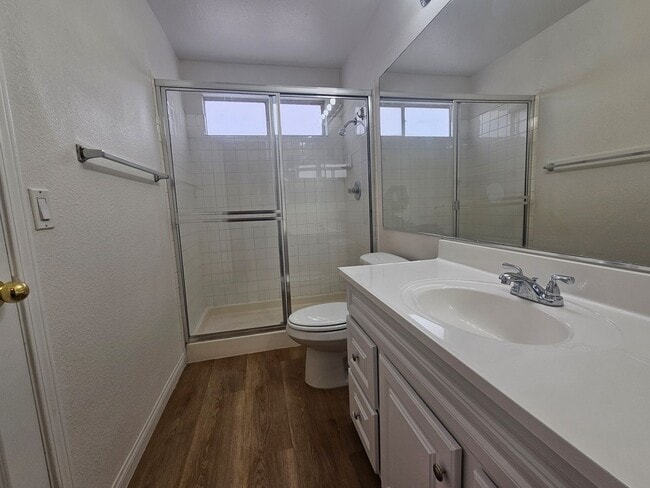 Building Photo - Charming Single-Story with Vaulted Ceilings Near Shopping & Freeways