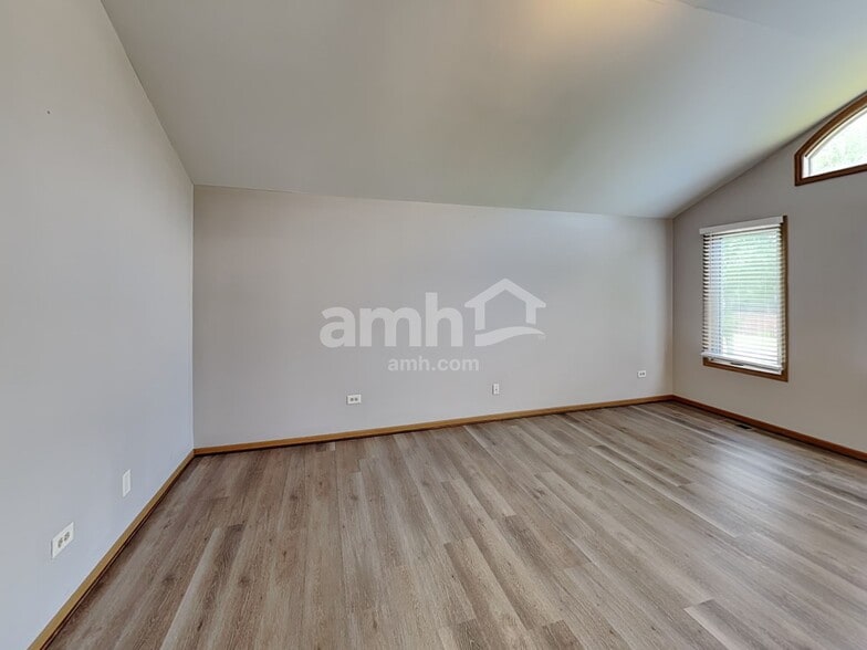 Building Photo - 7007 Lewis & Clark Dr