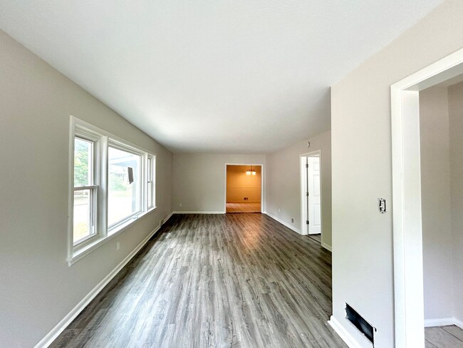 Building Photo - Three Bedroom Home in Muskegon