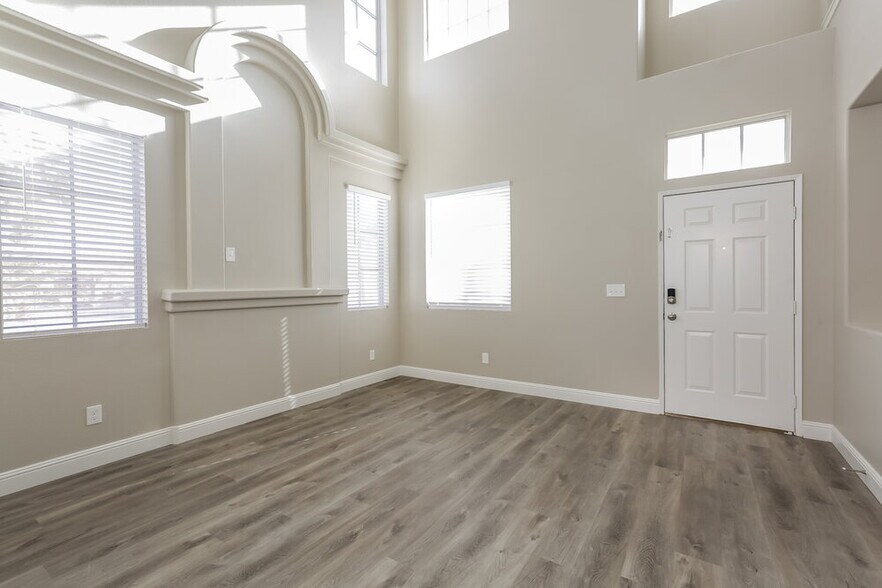 Building Photo - 5443 Goldenroot Ct