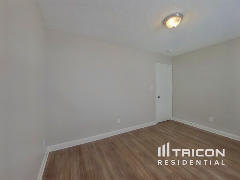 Building Photo - 1114 Stonehenge Ln