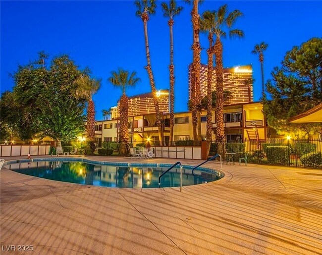 Building Photo - 350 E Desert Inn Rd