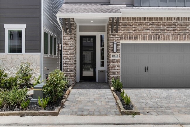 Building Photo - 16030 Mason Run Dr