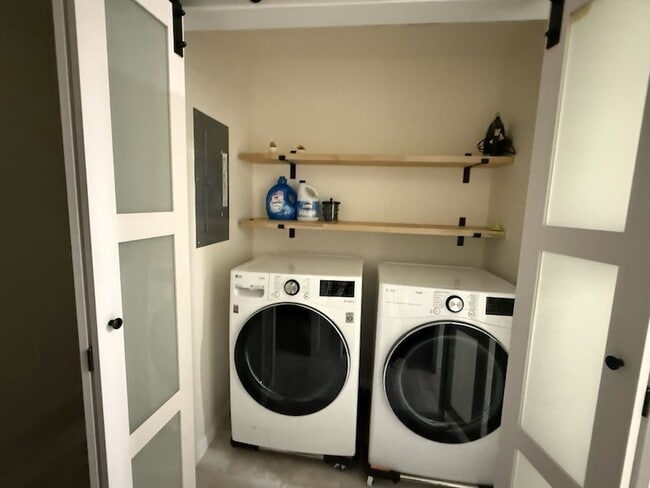 Building Photo - 5912 Harvest Hill Rd