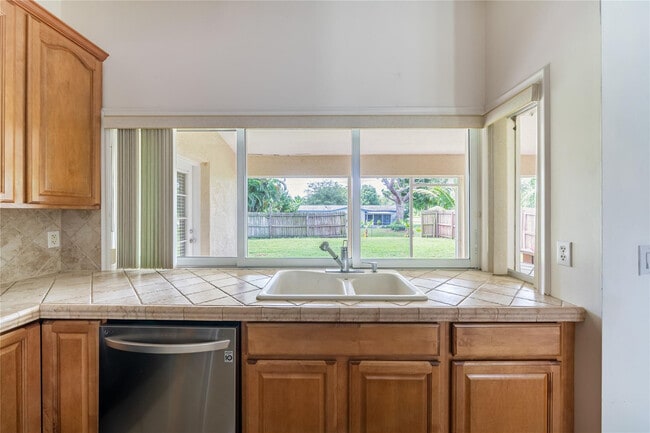 Building Photo - 7205 Hibiscus Rd