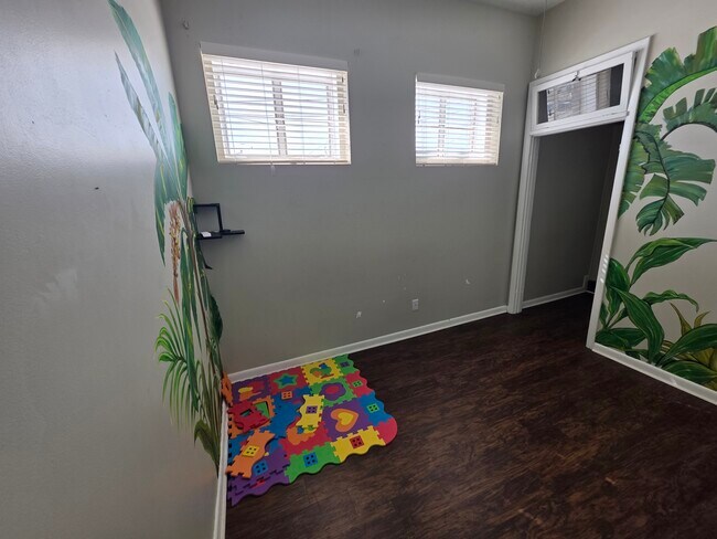 Building Photo - 40 N Eustis St