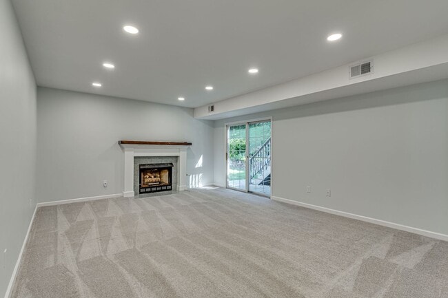 Building Photo - Gorgeous Single Family Home on a Cul-de-Sac!