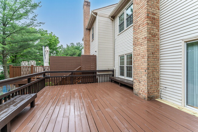 Large deck perfect for entertaining&grilling! - 7222 Swansong Way