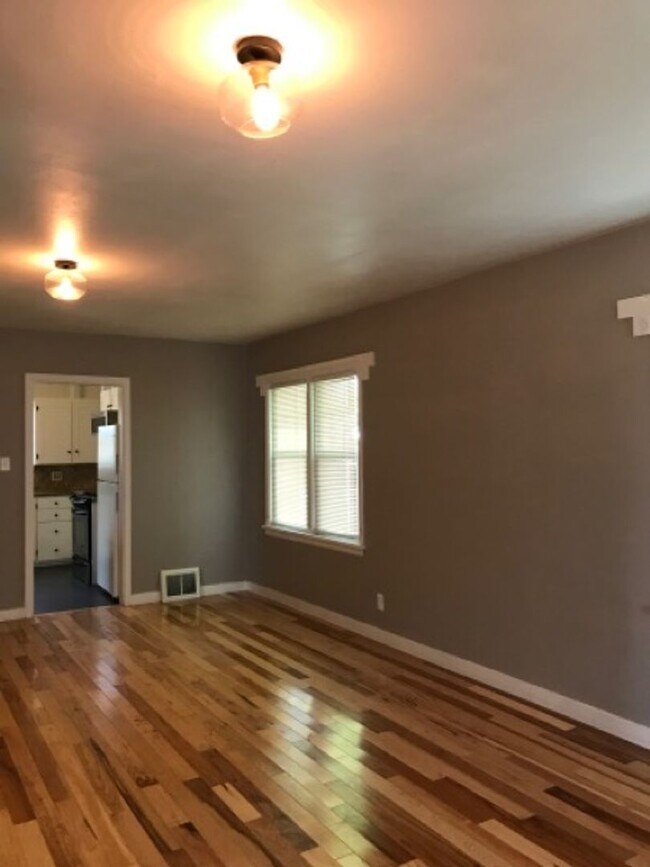 Building Photo - 1285 Fls Ave W
