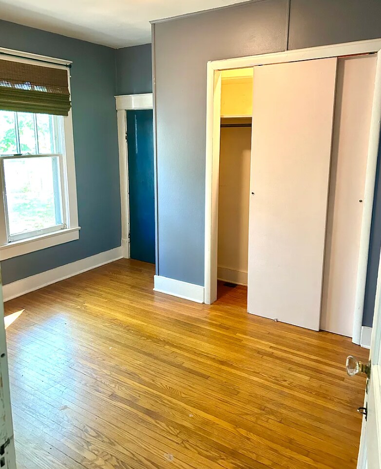 Building Photo - 2423 Brasher Ave