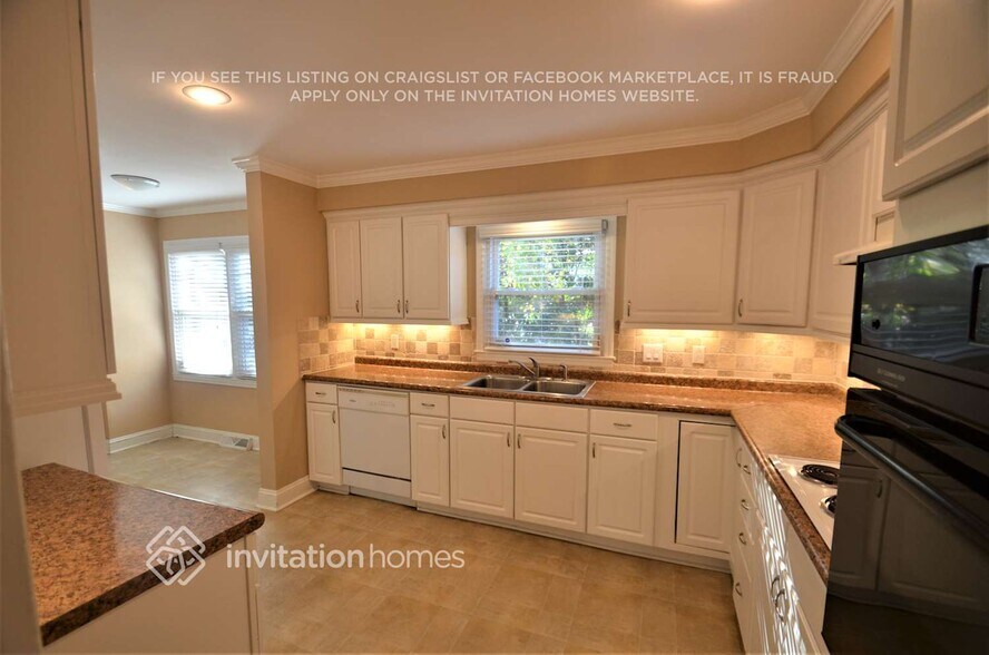Building Photo - 5800 Amity Pl