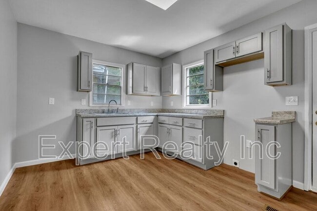 Building Photo - 4807 Terrace M
