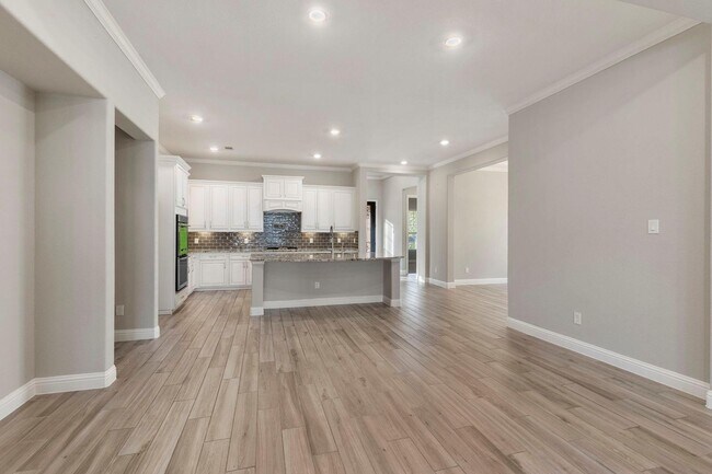 Building Photo - 18855 Collins View Dr