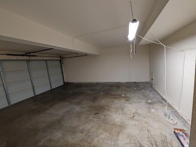 Building Photo - 10051 Topanga Canyon Blvd
