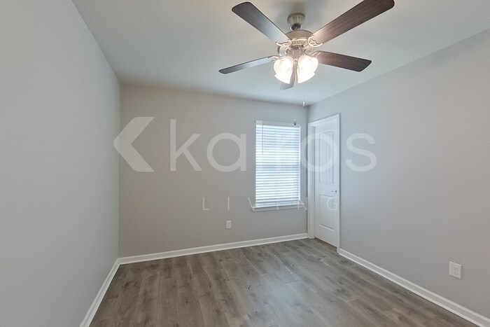 Building Photo - 200 Yardley Ct