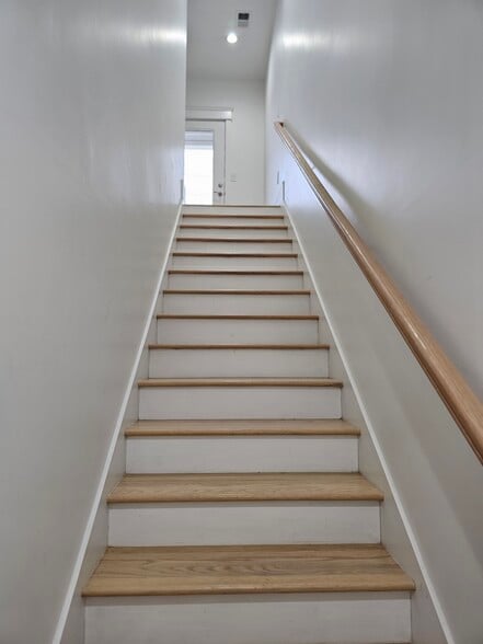 Building Photo - 1621 9th Ave N