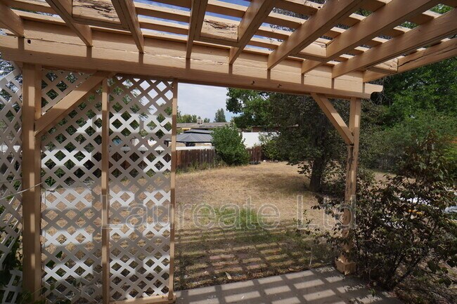 Building Photo - 11536 E Center Dr