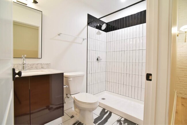 Building Photo - 30 W Broad St