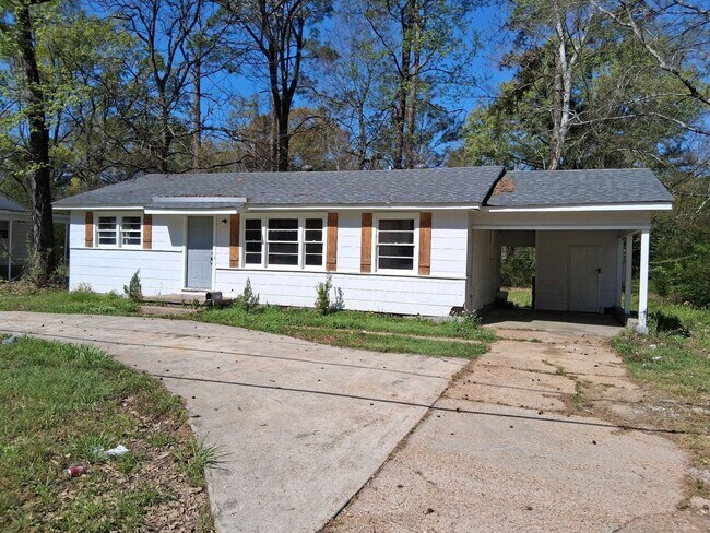 Building Photo - Nice 3 Bed 2 Bath North Jackson Rental on State St