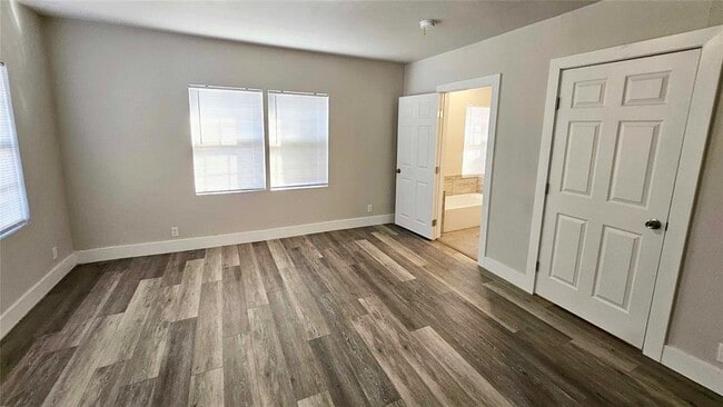 Building Photo - 1424 NE 10th St